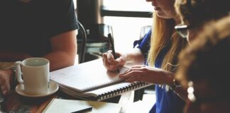 Co powiedzieć zamiast Nice to meet you?