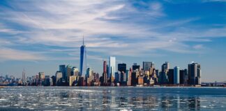 Ile trwa lot do Nowego Jorku z Polski?