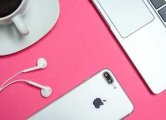 Ile zarabia informatyk w Japonii?