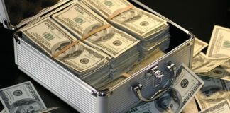 Ile zarabia szef kuchni w pizzerii?