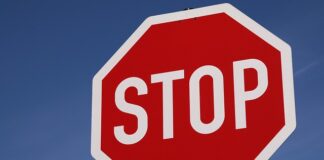 Czy jest zakaz sprzedaży alkoholu po 22?